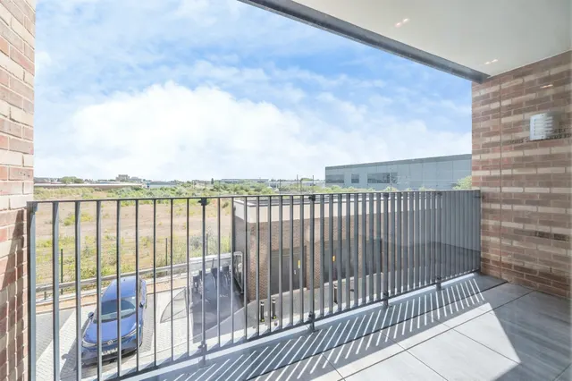 Photo 3 — Fitch Way, Rainham
