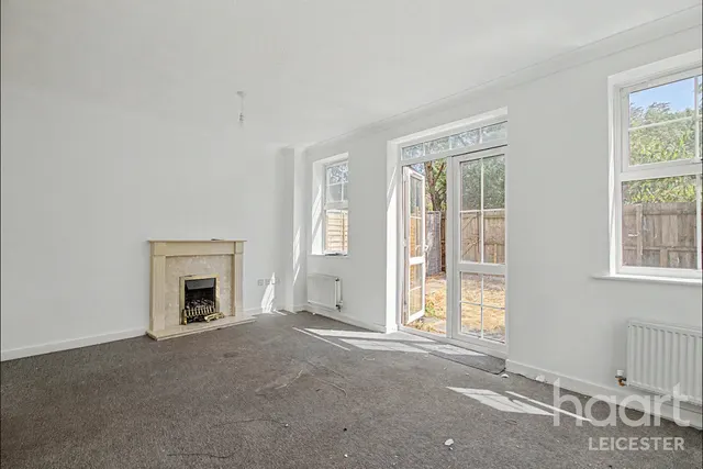 Englewood Close, LE4, photo 3