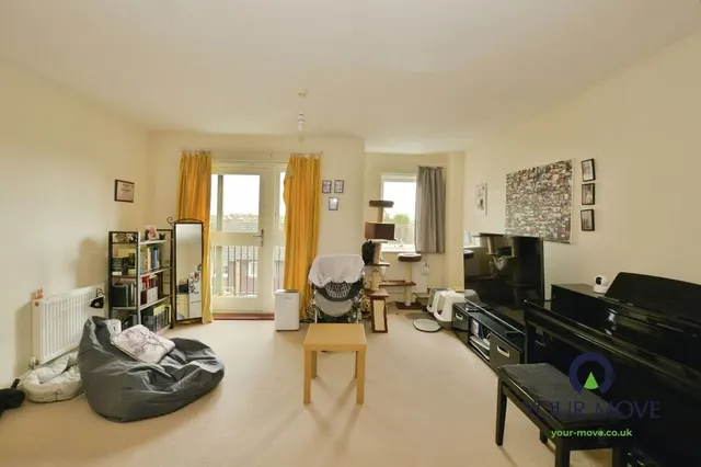 Photo 3 — Kilndown Close, Ashford, Kent, TN23