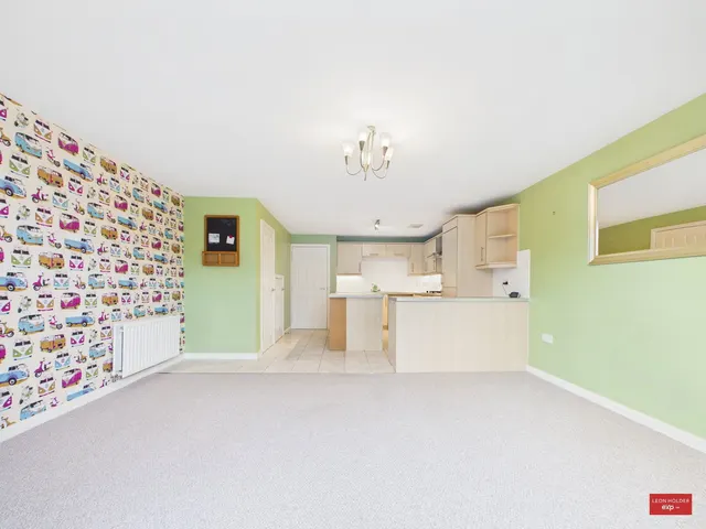 Typhoon Way, Brockworth, GL3, photo 3