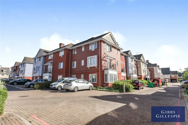 Coleridge Drive, Ruislip, HA4, photo 1
