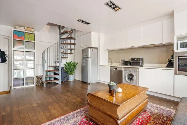 Photo 2 — Bramshaw Road, London, E9 5BF