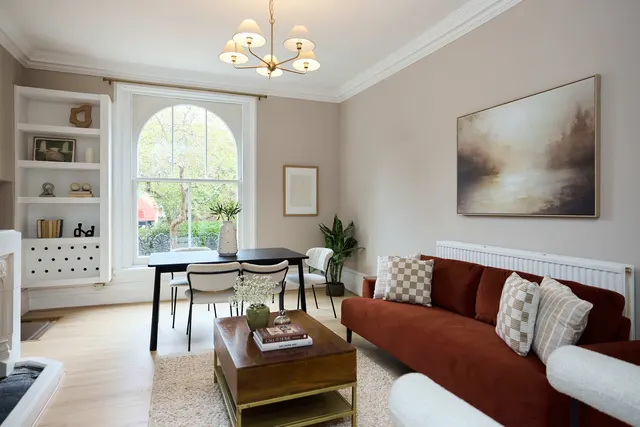 2 bedroom house, Brixton Road, SW9