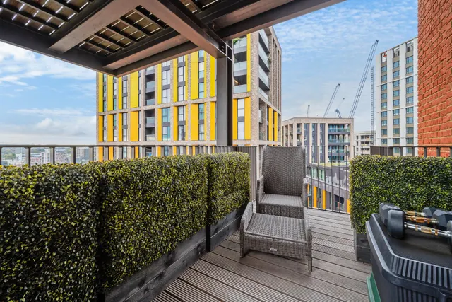 Embassy Gardens, Nine Elms, SW11, photo 3