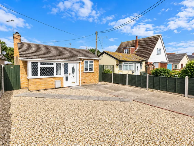 Alpha Road, St. Osyth, CO16, photo 1