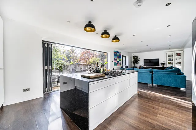 Priest Avenue, Wokingham, RG40, photo 3