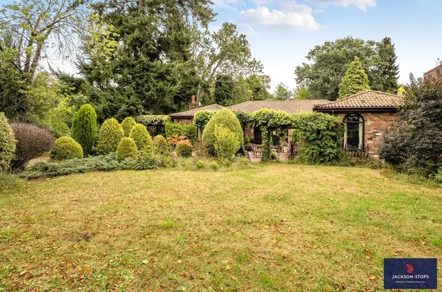 4 bedroom land, Weathercock Lane, Woburn Sands, MK17