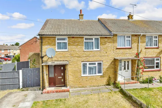 Blenheim Road, Sittingbourne, ME10, photo 1