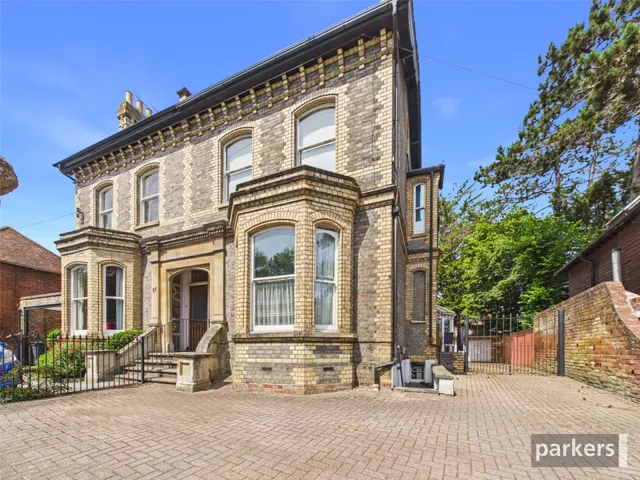 Church Road, Earley, RG6, photo 1
