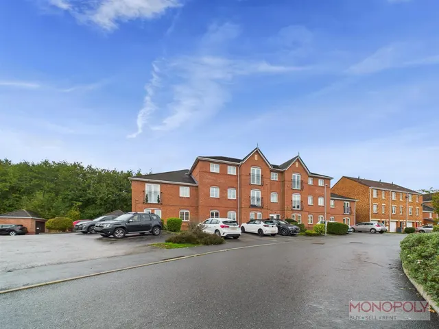 Pendinas, Wrexham, LL11, photo 1