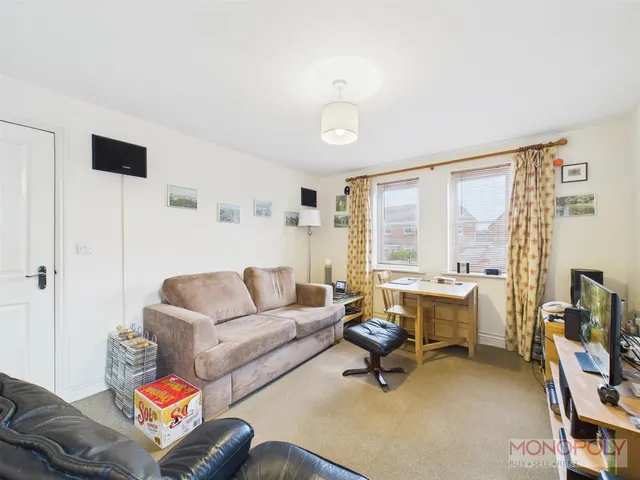Pendinas, Wrexham, LL11, photo 3