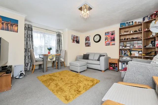 Mounts Road, Greenhithe, DA9, photo 3