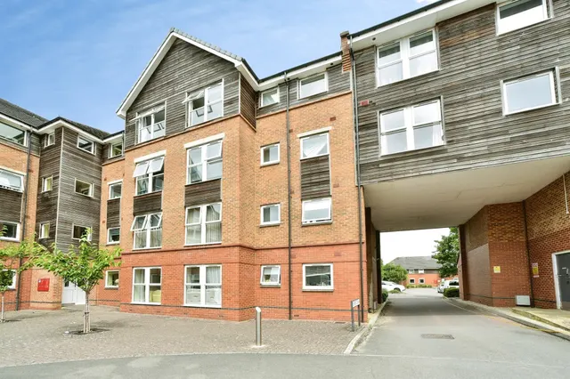 Florey Court, Swindon, photo 1
