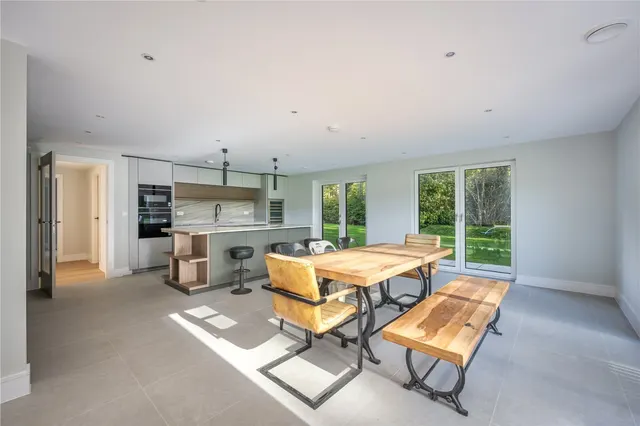 Walliswood, Dorking, RH5, photo 2
