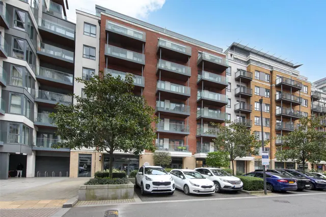 Photo 2 — Boulevard Drive, London, NW9 5QF
