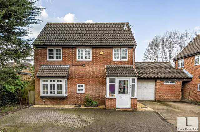 Pastures Mead, Hillingdon, UB10 9PX, photo 1