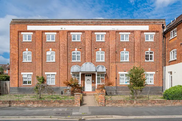Llanaway House, Meadrow, GU7, photo 1