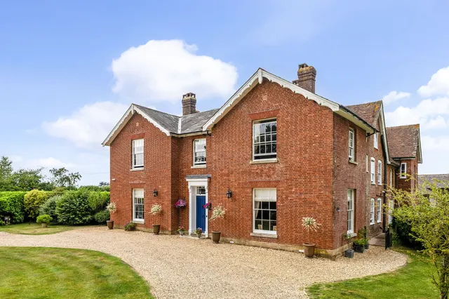 Photo 3 — Redlynch, Salisbury, SP5