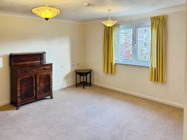 Upper Gordon Road, Camberley, GU15, photo 2
