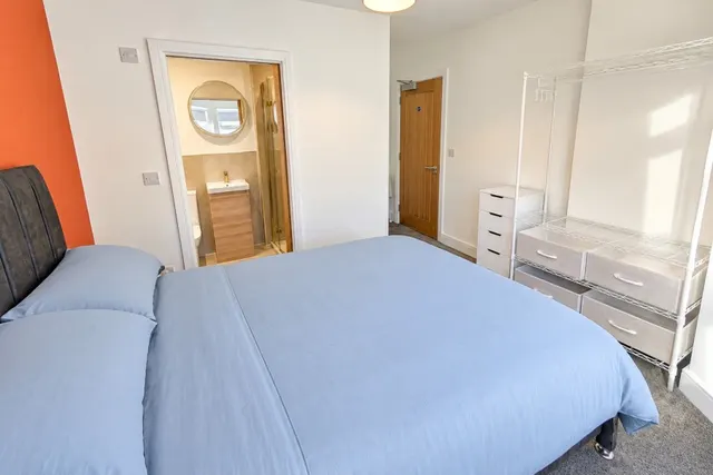 Royal Oak Road, Woking, GU21, photo 3