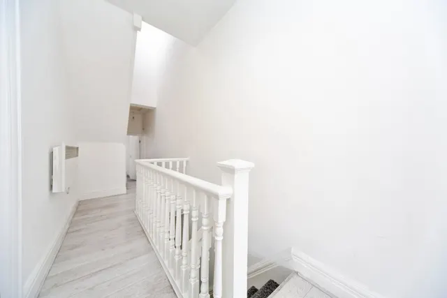 Walton Village, Walton, L4, photo 3