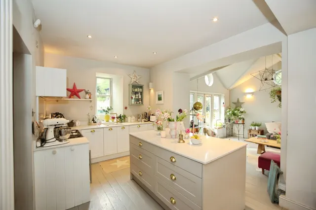 School Road, Pontyclun, CF72, photo 3