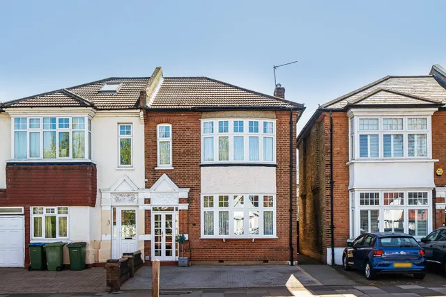 Southwood Road, SE9, photo 1