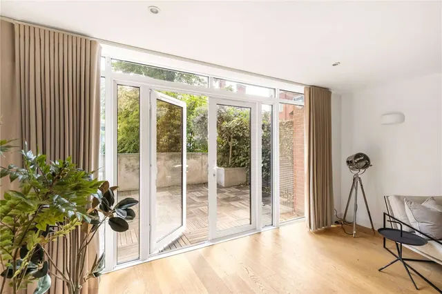 Photo 2 — Broadwalk House, Hyde Park Gate, London, SW7 5EB