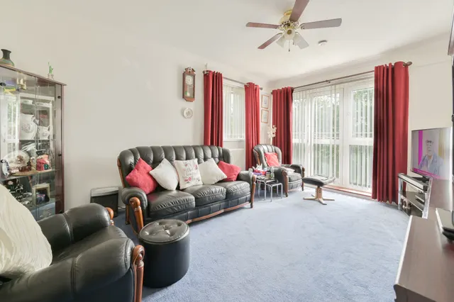 Photo 2 — 165 Glamorgan Court, Copley Close, London