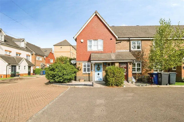 Southwell Close, Chafford Hundred, Grays, Essex, RM16, photo 1