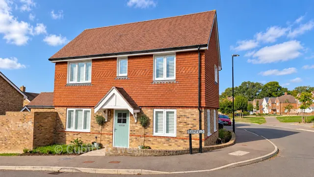 Barnfield, Billingshurst, RH14, photo 1