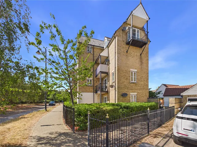 2 bedroom upper floor, Ravenswood Avenue, Ipswich, IP3
