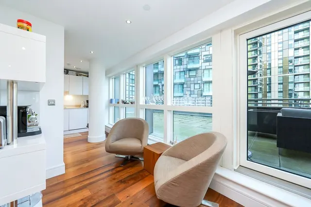 Jackson Tower, 1st Lincoln Plaza, E14, photo 2