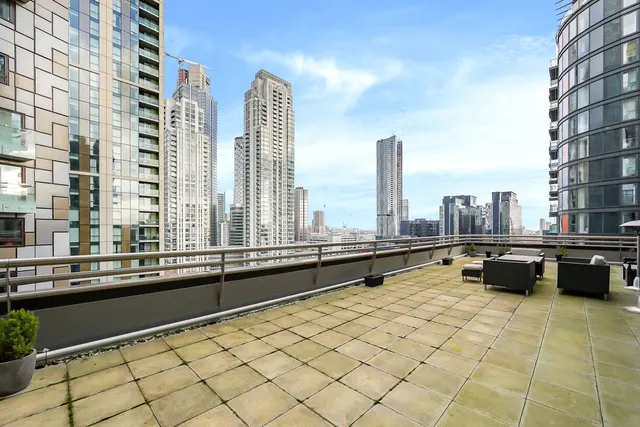 Jackson Tower, 1st Lincoln Plaza, E14, photo 1