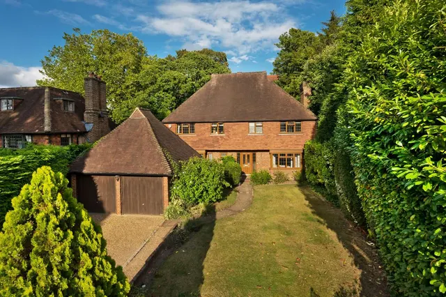 Clive Road, Esher, KT10, photo 1