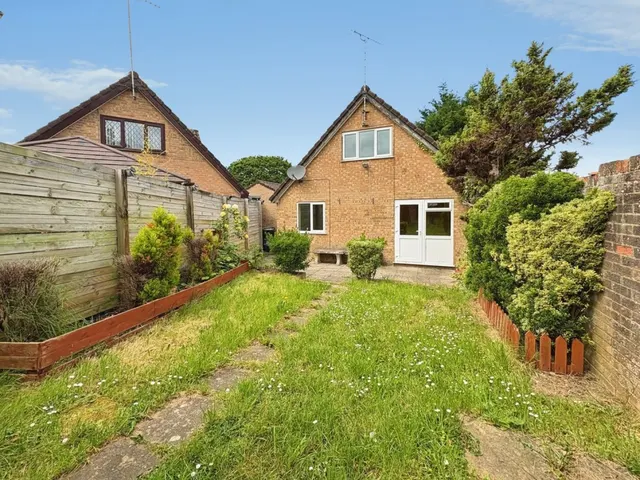 Photo 2 — Old Barn Way, Yeovil