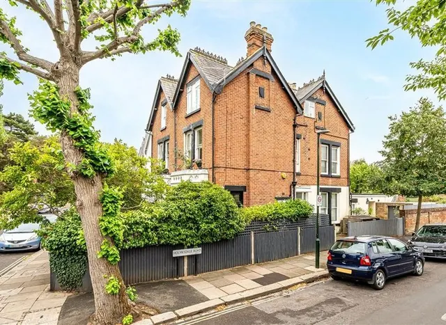 Broom Road, Teddington, TW11, photo 1