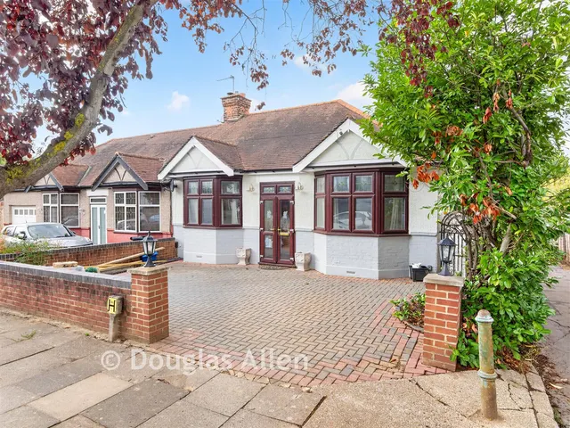 Crownhill Road, Woodford Green, IG8, photo 1