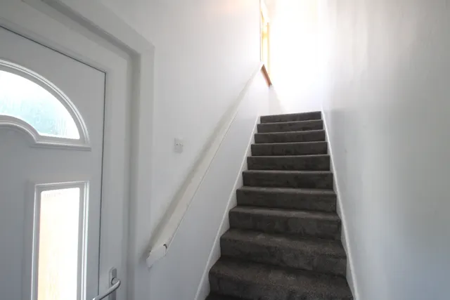 Moorhill Crescent, Newton Mearns, G77, photo 2
