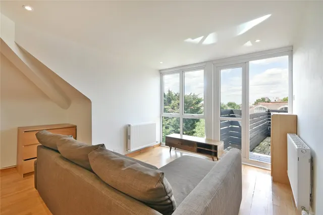 Manstone Road, Cricklewood, London, NW2, photo 1