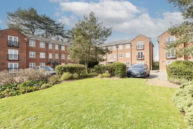 Lime Tree Court, London Colney, AL2, photo 1