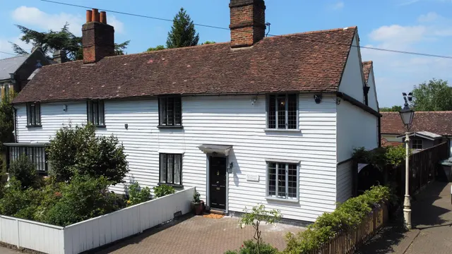 High Road, Chigwell, IG7, photo 1