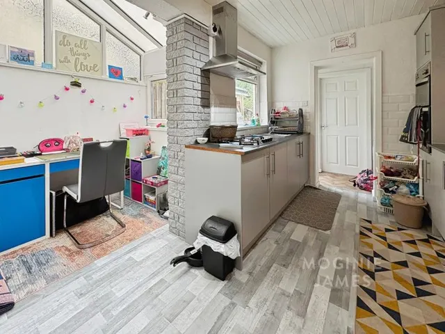 Inverness Place, Roath, CF24, photo 2