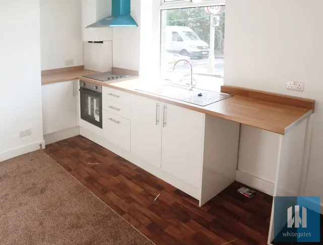 Leeds Road, Bradley, HD2, photo 2