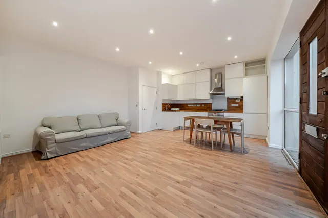 Old Devonshire Road, Balham, SW12, photo 2