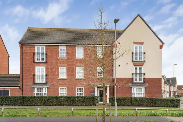 Cicero Crescent, Fairfields, Milton Keynes, Buckinghamshire, MK11 4BJ, photo 1