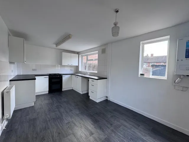 Honister Close, Clifton, NG11, photo 2