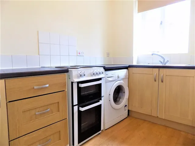 Ascot Court, Aldershot, GU11, photo 3