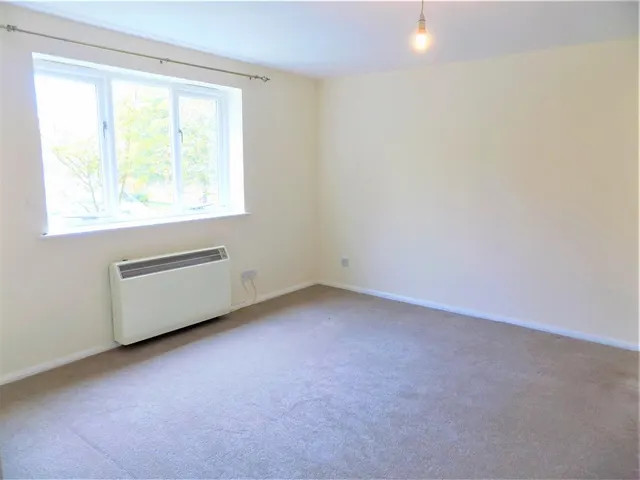 Ascot Court, Aldershot, GU11, photo 2