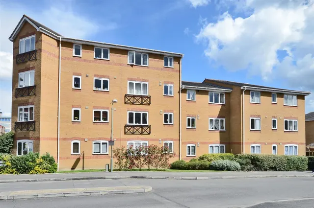 Ascot Court, Aldershot, GU11, photo 1